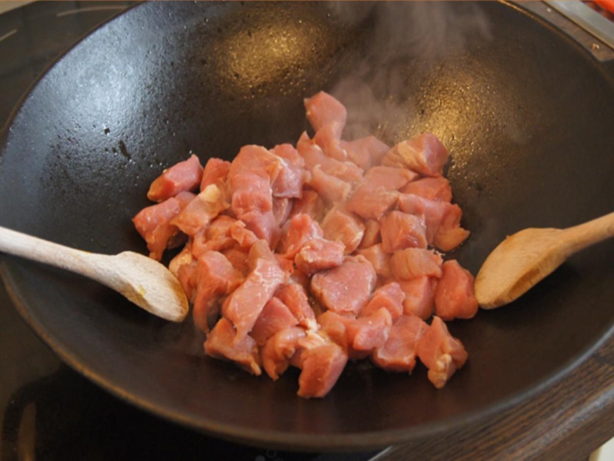 Schweinefilet mit Champignons, Paprikas , Zwiebeln und Kartoffelpilzen - Rezept - Bild Nr. 6935