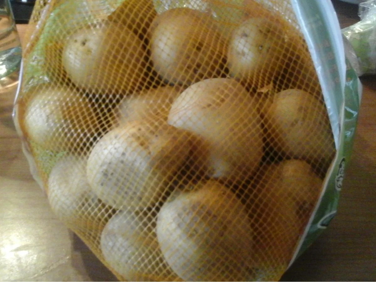 Rezept: Backofenkoteletts mit Brokkoli und Kartoffeln Bild Nr. 6942 Backofenkoteletts mit Brokkoli und Kartoffeln - Rezept - Bild Nr. 6942