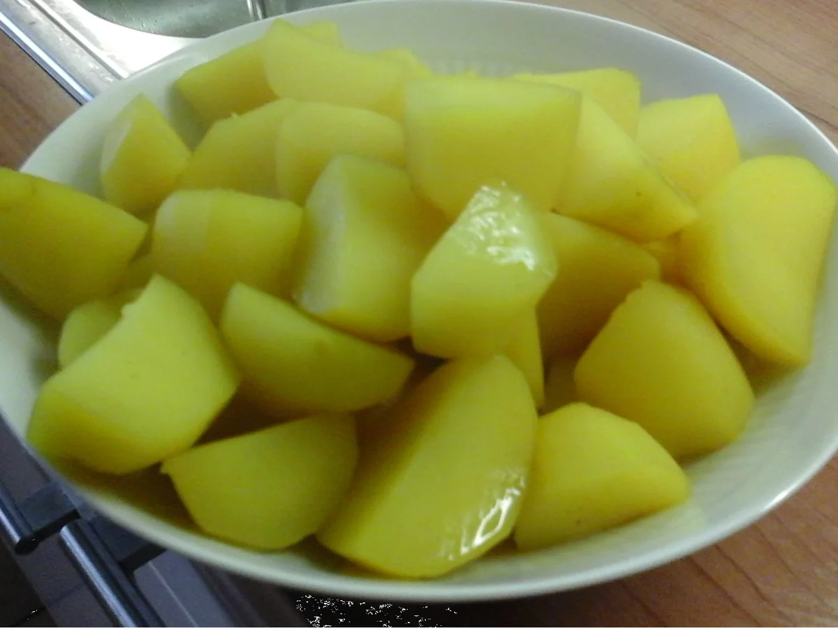 Rezept: Backofenkoteletts mit Brokkoli und Kartoffeln Bild Nr. 6943 Backofenkoteletts mit Brokkoli und Kartoffeln - Rezept - Bild Nr. 6943