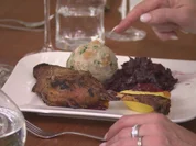 Gänsekeule mit Rotkohl und Semmelknödeln dazu Weißweinapfel mit Preiselbeere - Rezept - Bild Nr. 6934