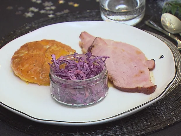 Mit Ahornsirup glasierter Cola-Schinken dazu Süßkartoffelgratin und roter Coleslaw - Rezept - Bild Nr. 6935