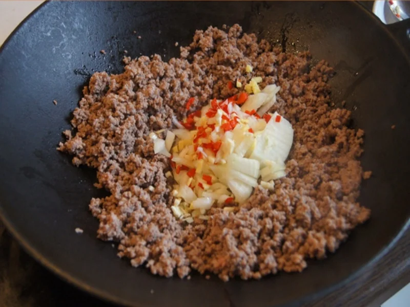 Hackfleisch mit Wirsing im Wok mit Kartoffeln - Rezept - Bild Nr. 11