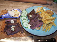 Hohe Rippen Steak mit Pommes u. Gewürzebutter - Rezept - Bild Nr. 6935