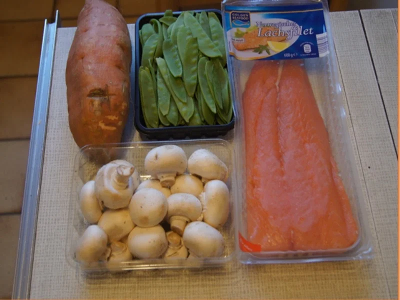 Backofenlachsfilet auf Champignons mit Zuckerschotenpüree und Süßkartoffelstampf - Rezept - Bild Nr. 6937