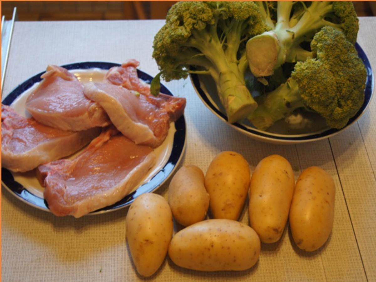 Stielkoteletts mit Brokkoli und Kartoffeln - Rezept - Bild Nr. 4