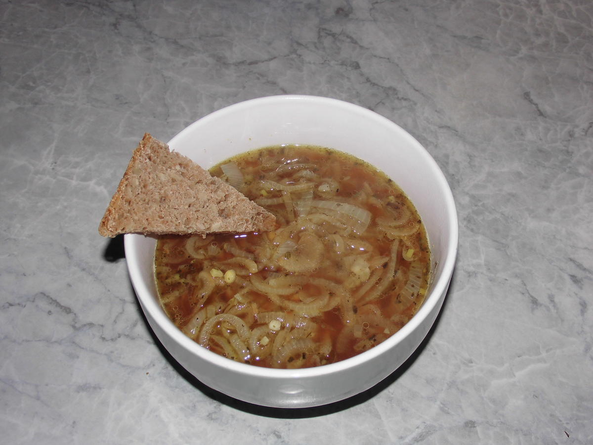 Suppen: Fränkische Zwiebelsuppe - Rezept - Bild Nr. 6944