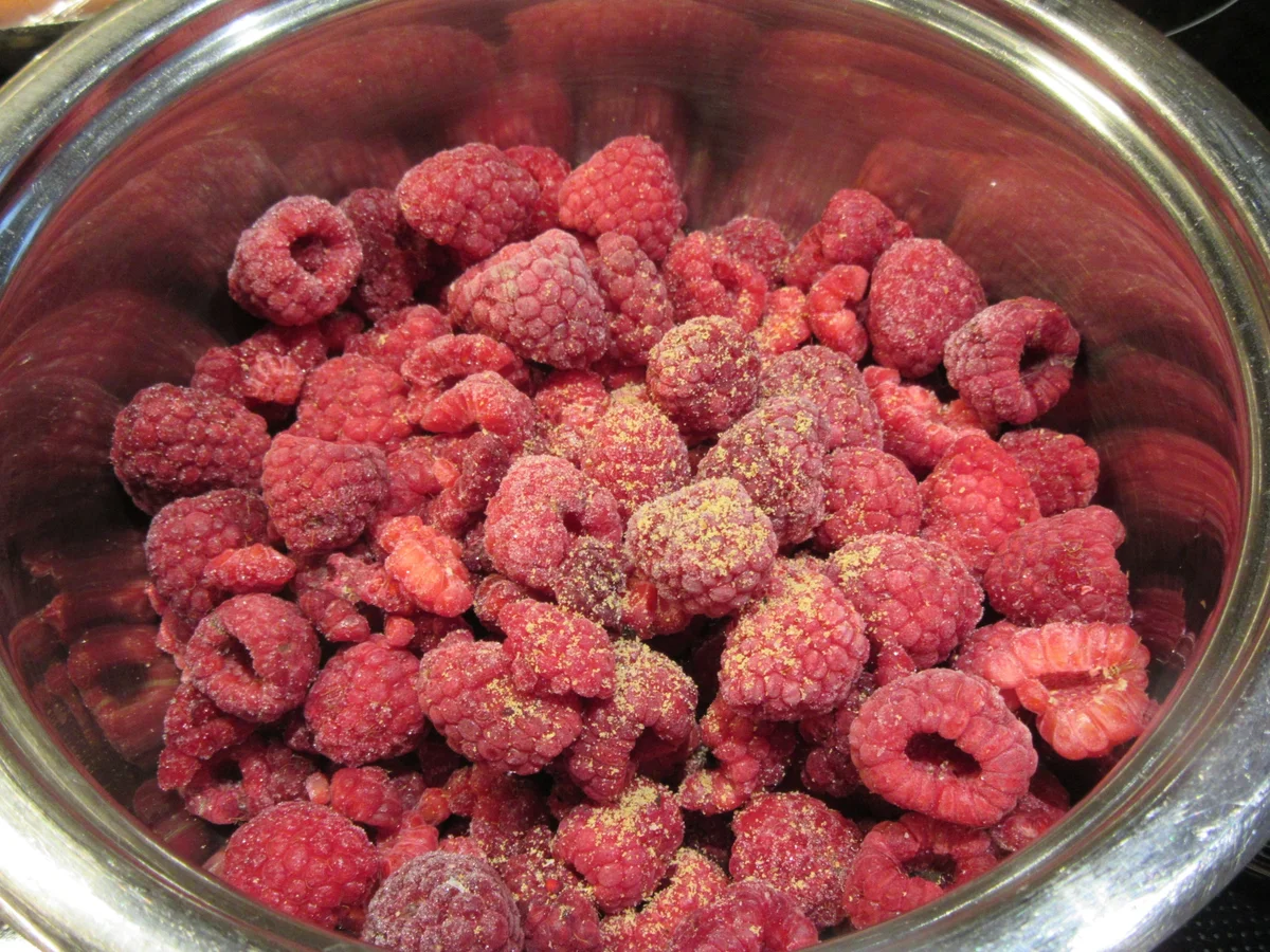 Rezept: Dessert: Himbeereis aus Skyr Bild Nr. 3 Dessert: Himbeereis aus Skyr - Rezept - Bild Nr. 3