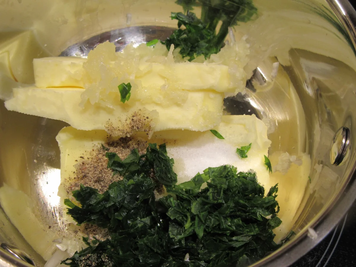 Rezept: Fisch: Zander mit flüssiger Kräuterbutter und Ofengemüse* Bild Nr. 6941 Fisch: Zander mit flüssiger Kräuterbutter und Ofengemüse* - Rezept - Bild Nr. 6941