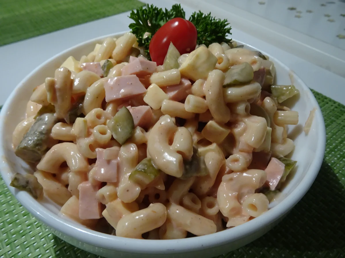 Rezept: Nudelsalat mit Käse Bild Nr. 2 Nudelsalat mit Käse - Rezept - Bild Nr. 2