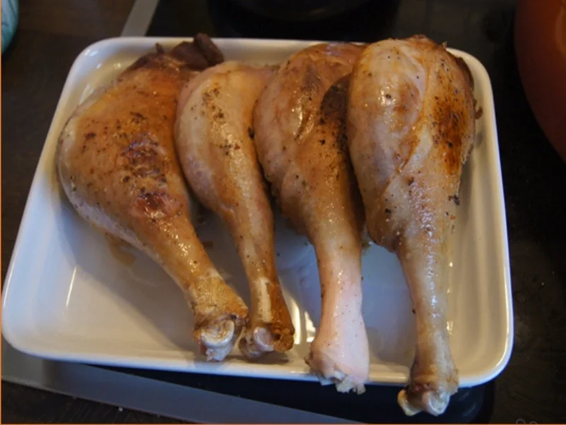 Rezept: Gänsekeulen mit Gemüsesauce, Böhmischen Knödeln und Ananas-Mango-Rotkohl Bild Nr. 7 Gänsekeulen mit Gemüsesauce, Böhmischen Knödeln und Ananas-Mango-Rotkohl - Rezept - Bild Nr. 7