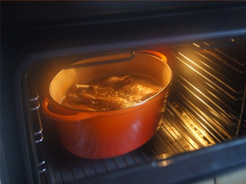 Rezept: Gänsekeulen mit Gemüsesauce, Böhmischen Knödeln und Ananas-Mango-Rotkohl Bild Nr. 12 Gänsekeulen mit Gemüsesauce, Böhmischen Knödeln und Ananas-Mango-Rotkohl - Rezept - Bild Nr. 12