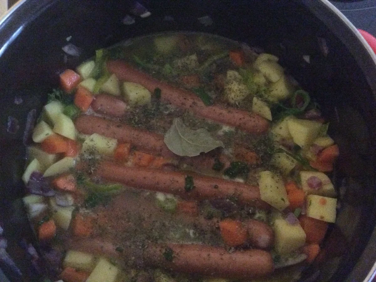 Kartoffelsuppe mit Würstchen - Rezept - Bild Nr. 6954