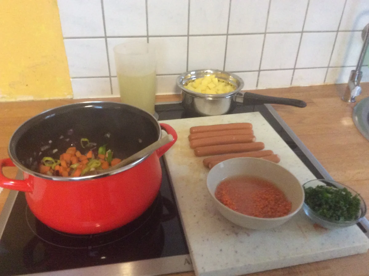 Kartoffelsuppe mit Würstchen - Rezept - Bild Nr. 6956