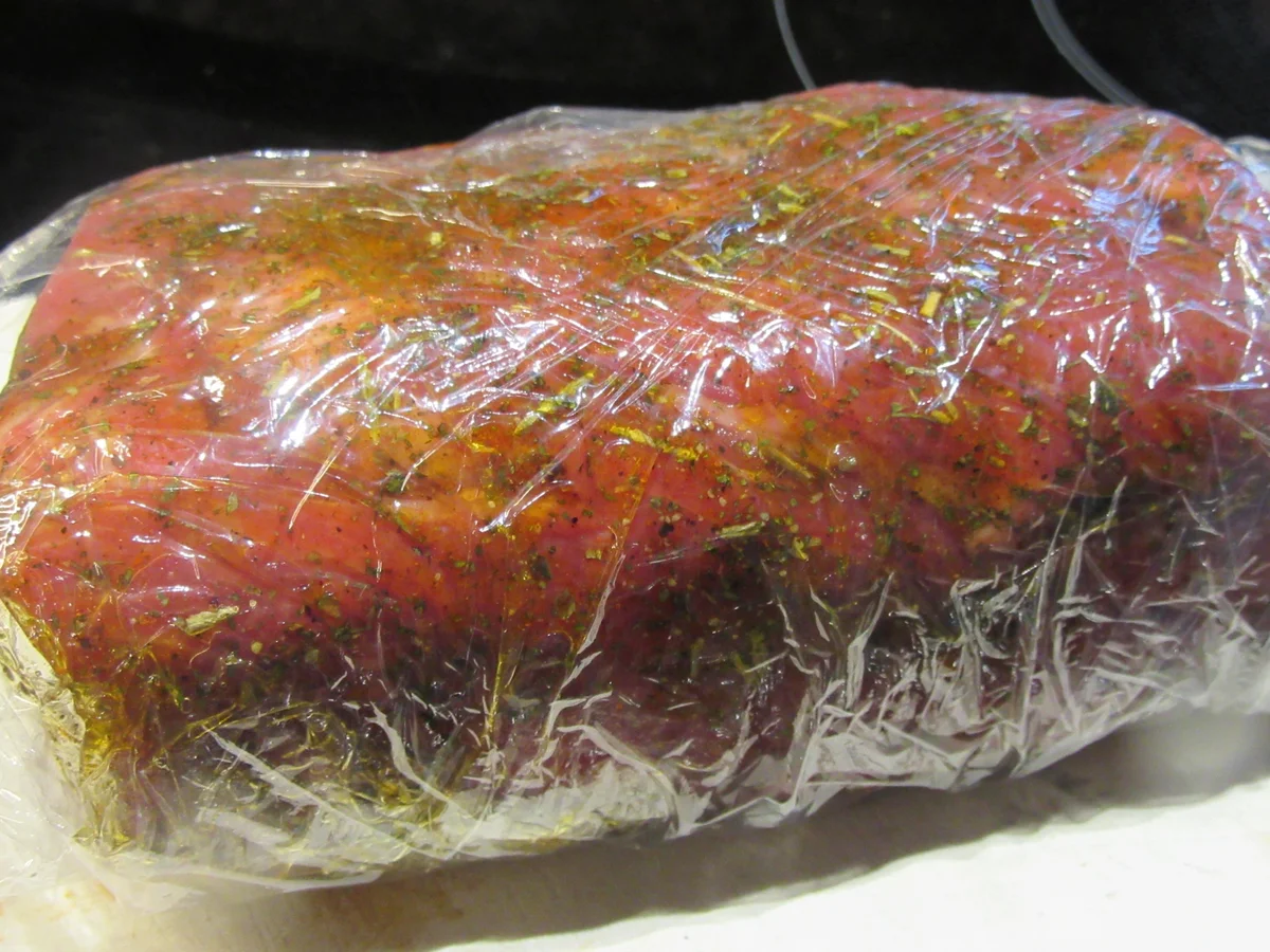 Rezept: Fleisch: Rinderlende NT mit Pflaumensoße, Rosenkohlgratin und Kartoffelstroh Bild Nr. 6952 Fleisch: Rinderlende NT mit Pflaumensoße, Rosenkohlgratin und Kartoffelstroh - Rezept - Bild Nr. 6952