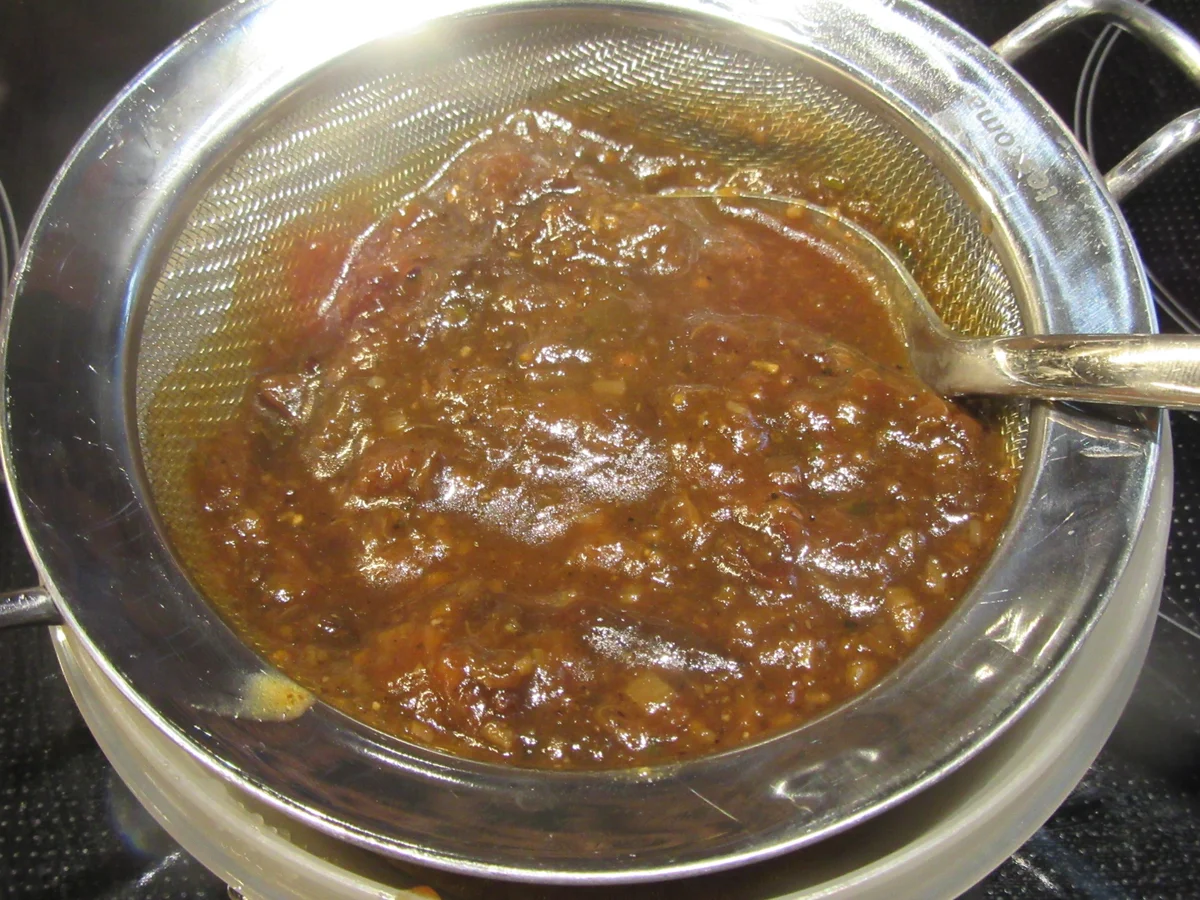 Rezept: Fleisch: Rinderlende NT mit Pflaumensoße, Rosenkohlgratin und Kartoffelstroh Bild Nr. 6956 Fleisch: Rinderlende NT mit Pflaumensoße, Rosenkohlgratin und Kartoffelstroh - Rezept - Bild Nr. 6956