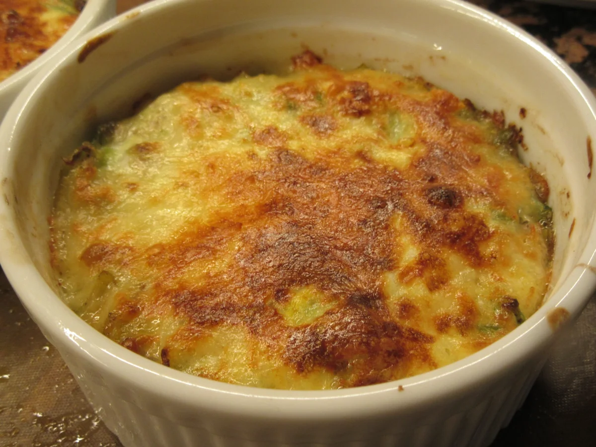 Rezept: Fleisch: Rinderlende NT mit Pflaumensoße, Rosenkohlgratin und Kartoffelstroh Bild Nr. 6963 Fleisch: Rinderlende NT mit Pflaumensoße, Rosenkohlgratin und Kartoffelstroh - Rezept - Bild Nr. 6963