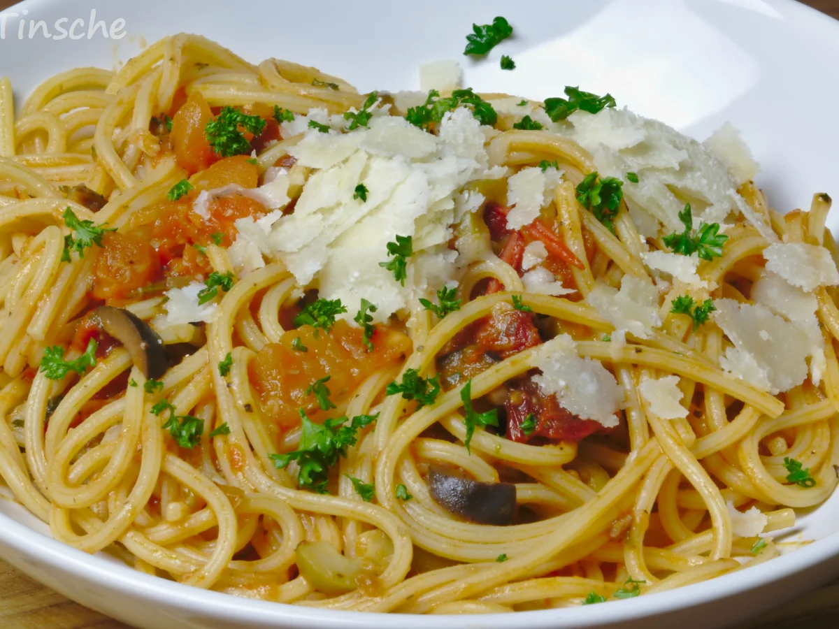 Spaghetti alla puttanesca - Rezept - Bild Nr. 6953