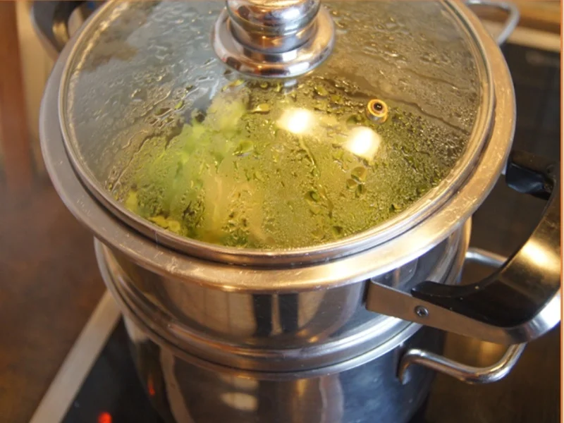 Rindfleischbuletten mit Rosenkohl und Pellkartoffeldrillingen - Rezept - Bild Nr. 6992