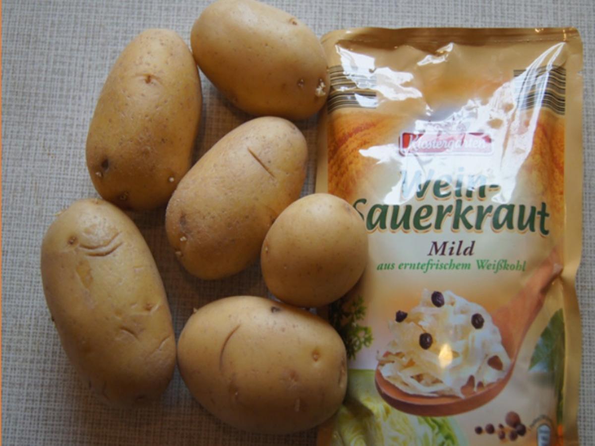 Eisbein mit pikanten Sauerkraut, Kartoffeln und Meerrettichsauce - Rezept - Bild Nr. 7