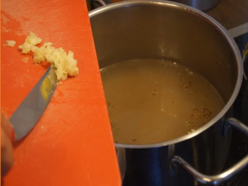 Rezept: Knoblauchsuppe Bild Nr. 5 Knoblauchsuppe - Rezept - Bild Nr. 5