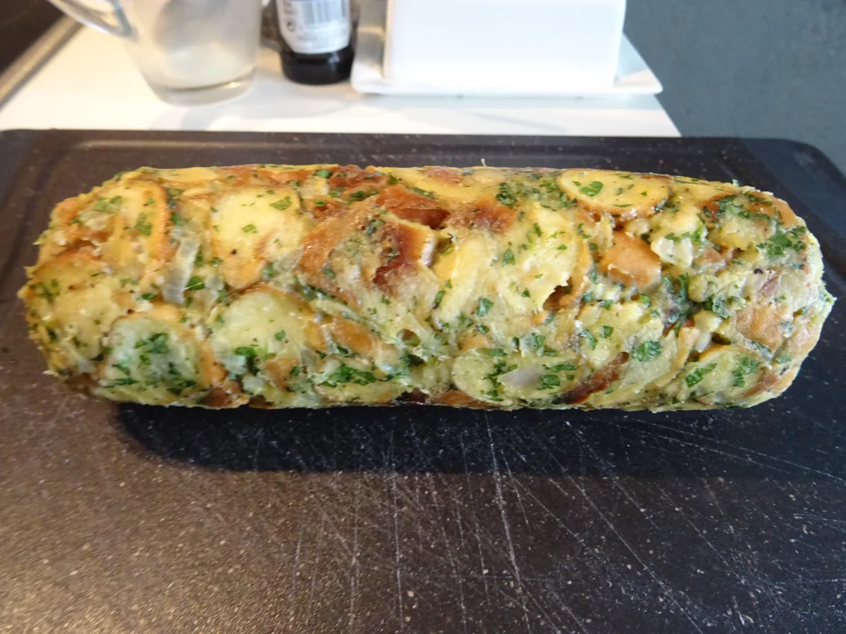 Gepökelte Gänsebrust mit Steinpilz-Rahmsoße und Brezen-Serviettenknödel - Rezept - Bild Nr. 6987