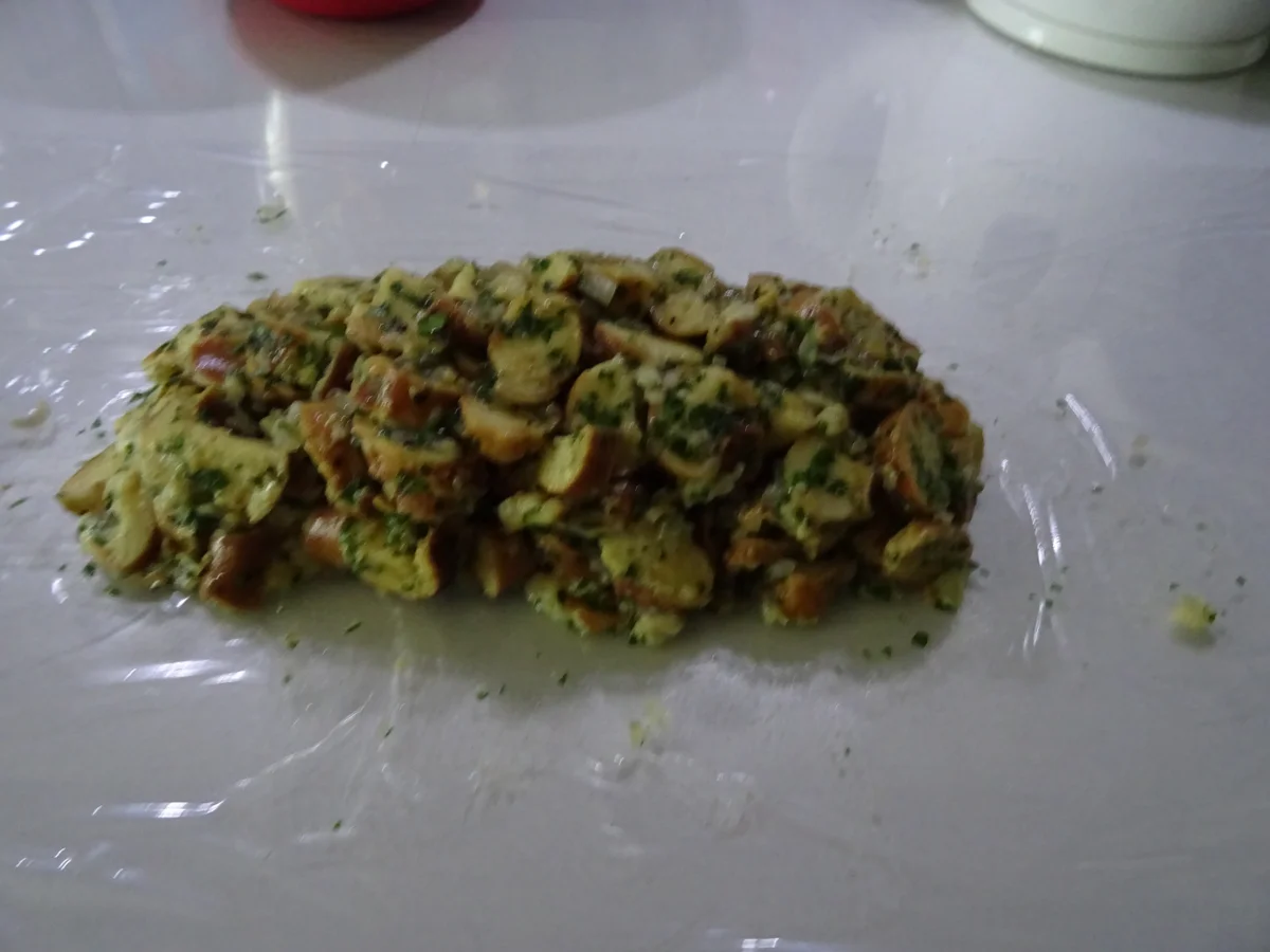 Gepökelte Gänsebrust mit Steinpilz-Rahmsoße und Brezen-Serviettenknödel - Rezept - Bild Nr. 6991