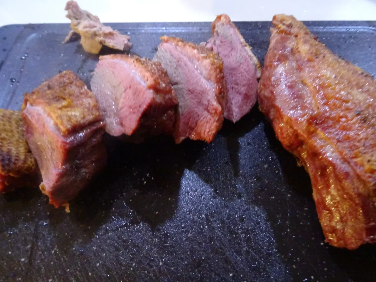 Gepökelte Gänsebrust mit Steinpilz-Rahmsoße und Brezen-Serviettenknödel - Rezept - Bild Nr. 6986