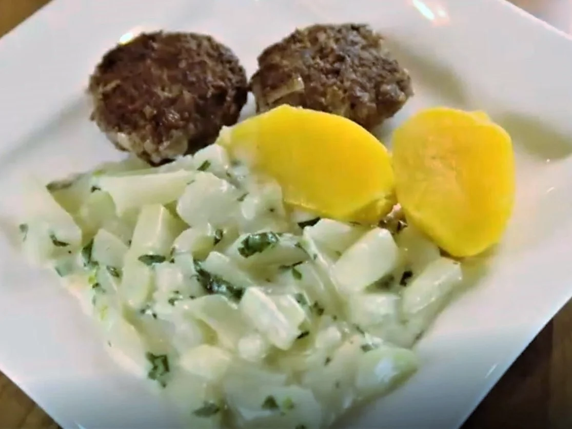 Kohlrabi mit Frikadellen und Salzkartoffeln - Rezept - Bild Nr. 6991