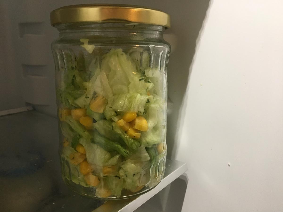 Salat im Glas: Eisberg-Mais-Salat - Rezept - Bild Nr. 2