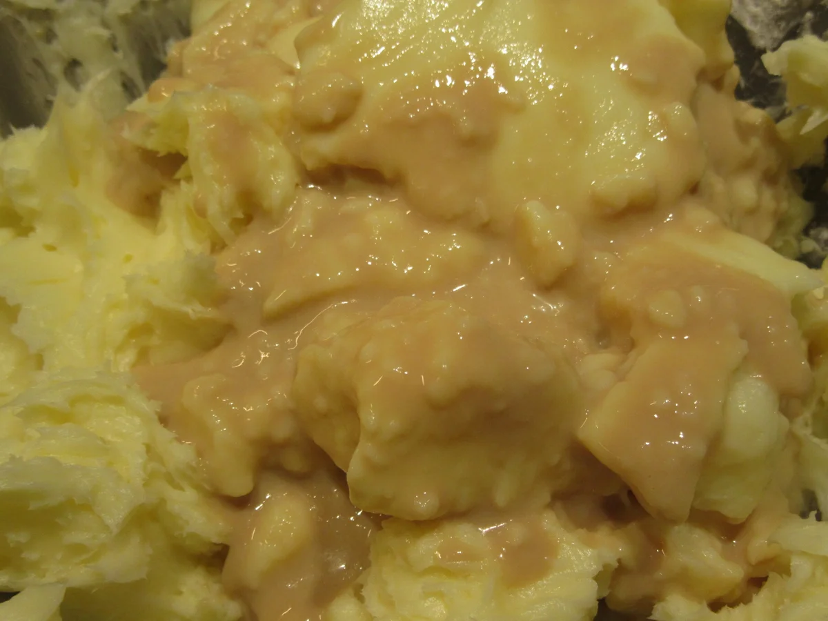 Rezept: Backen: Bailey´s-Buttercreme-Torte (20iger Form) Bild Nr. 7012 Backen: Bailey´s-Buttercreme-Torte (20iger Form) - Rezept - Bild Nr. 7012