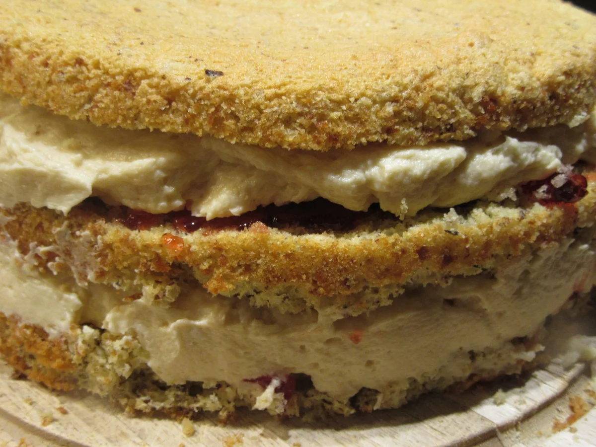 Rezept: Backen: Bailey´s-Buttercreme-Torte (20iger Form) Bild Nr. 7014 Backen: Bailey´s-Buttercreme-Torte (20iger Form) - Rezept - Bild Nr. 7014