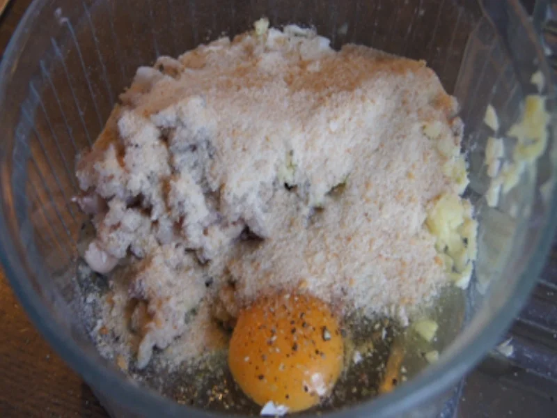 Rezept: Lachsfrikadellen mit Rahmkohlrabi und Drillingen Bild Nr. 7025 Lachsfrikadellen mit Rahmkohlrabi und Drillingen - Rezept - Bild Nr. 7025