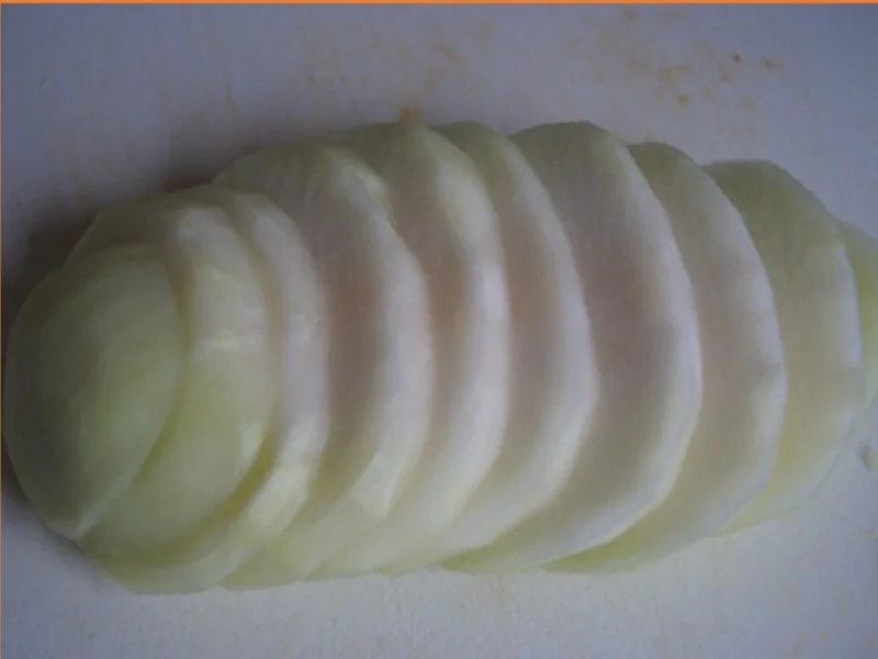 Rezept: Lachsfrikadellen mit Rahmkohlrabi und Drillingen Bild Nr. 7034 Lachsfrikadellen mit Rahmkohlrabi und Drillingen - Rezept - Bild Nr. 7034