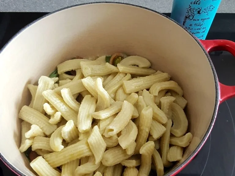 Rezept: Nudelröhren in geräuchertem Olivenoel und Parmesan Bild Nr. 5 Nudelröhren in geräuchertem Olivenoel und Parmesan - Rezept - Bild Nr. 5