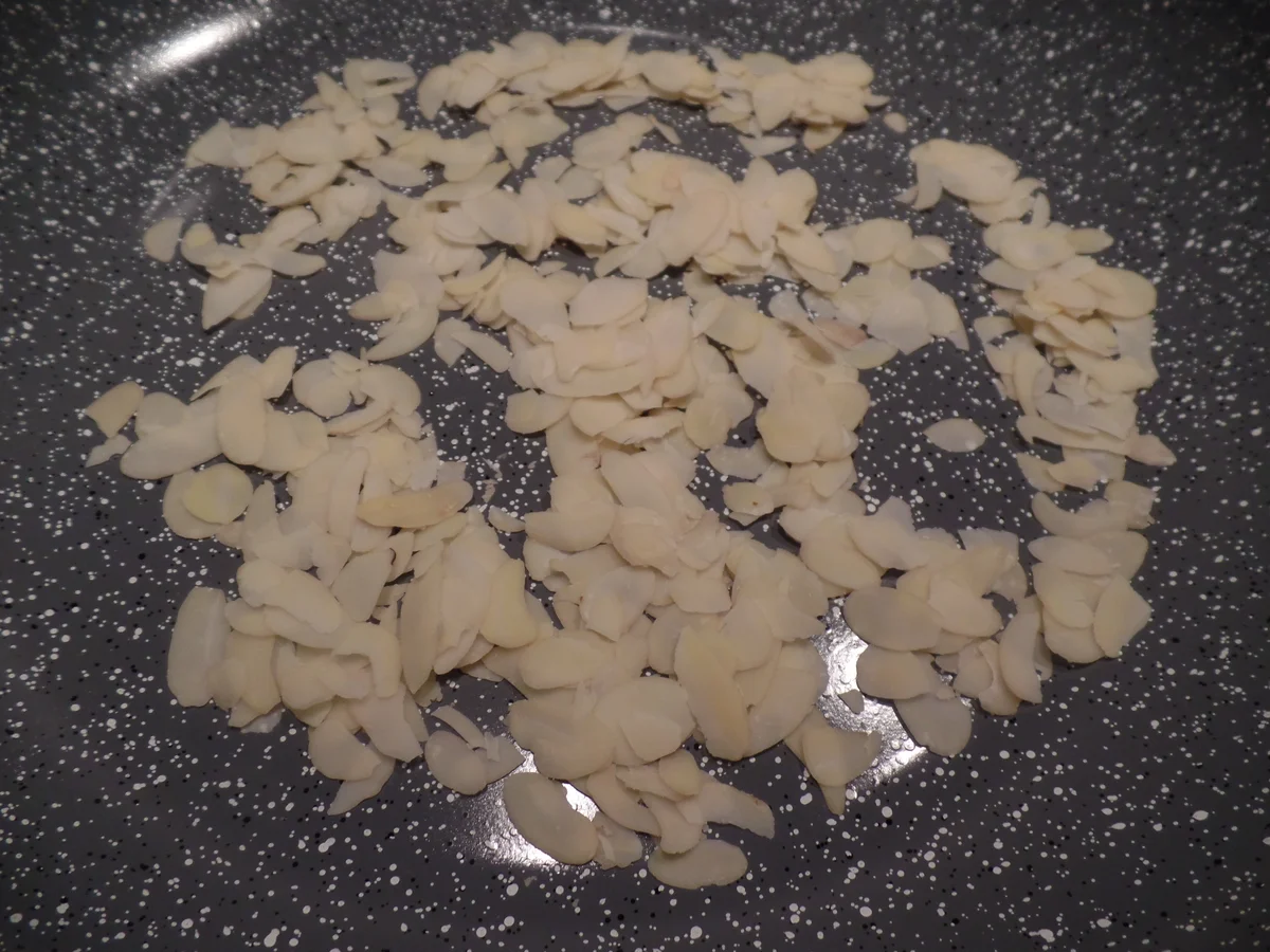 Topinambur-Suppe mit Risoni-Nudeln und on Top mit Radicchio-Salsa - Rezept - Bild Nr. 7029