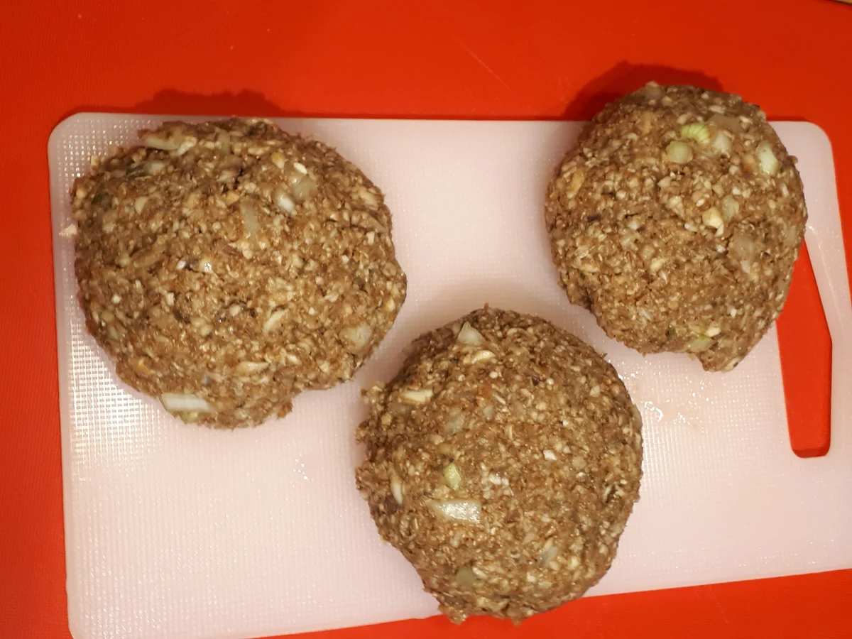 Rezept: BiNe` S LOW CARB PILZBURGER Bild Nr. 3 BiNe` S LOW CARB PILZBURGER - Rezept - Bild Nr. 3