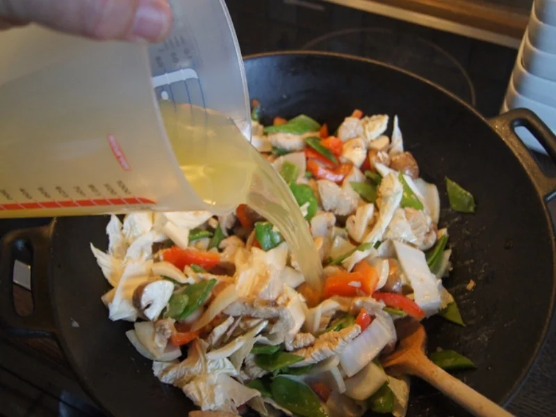 Rezept: Putenbrustfilet-Gemüse-Wok mit Jasmin Reis Bild Nr. 7038 Putenbrustfilet-Gemüse-Wok mit Jasmin Reis - Rezept - Bild Nr. 7038