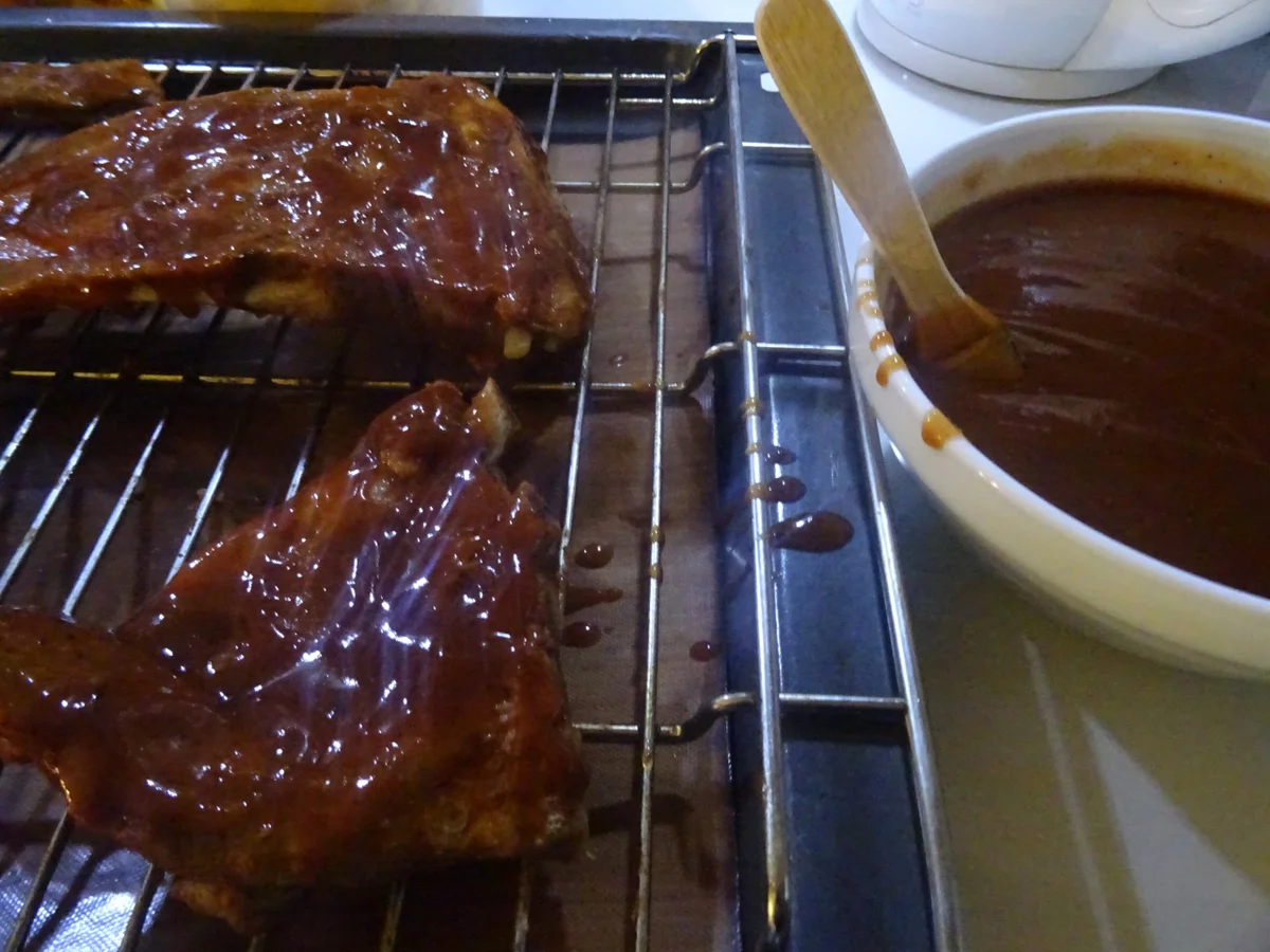 Rezept: Spare Ribs "spicy", glasiert mit BBQ-Soße Bild Nr. 7029 Spare Ribs "spicy", glasiert mit BBQ-Soße - Rezept - Bild Nr. 7029