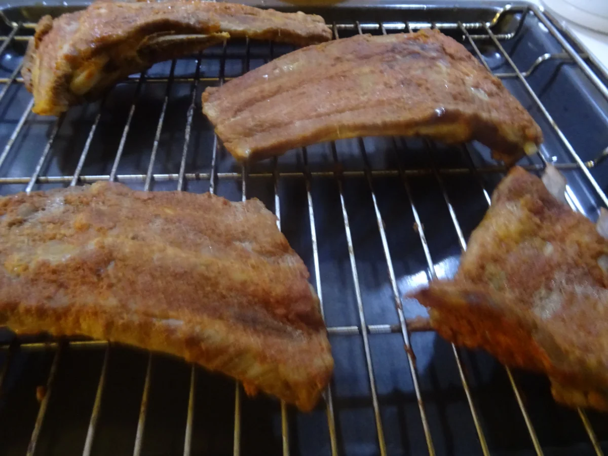 Rezept: Spare Ribs "spicy", glasiert mit BBQ-Soße Bild Nr. 7030 Spare Ribs "spicy", glasiert mit BBQ-Soße - Rezept - Bild Nr. 7030