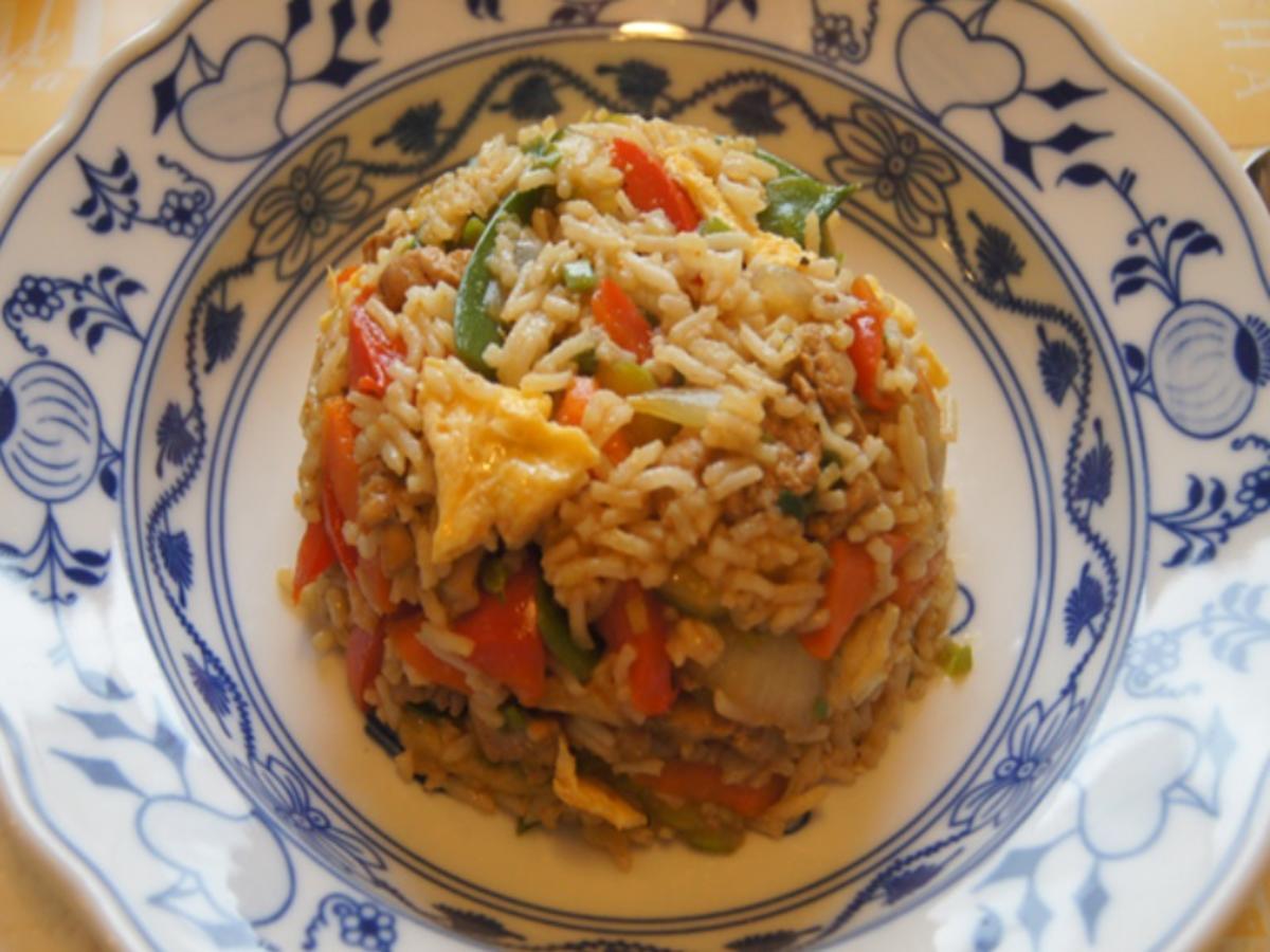 Nasi Goreng mit Putenbrust und Basmatireis - Rezept - kochbar.de