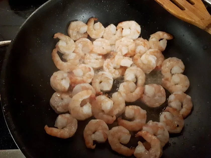 Rezept: Chinesische Bratnudeln mit Ei, Huhn und Shrimps Bild Nr. 7064 Chinesische Bratnudeln mit Ei, Huhn und Shrimps - Rezept - Bild Nr. 7064