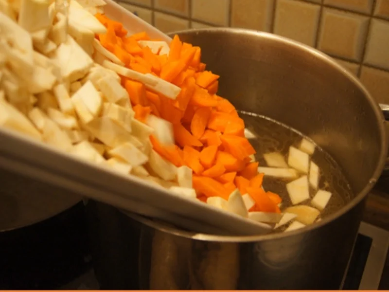 Hähnchen-Gemüsesuppe XXL - Rezept - Bild Nr. 7087