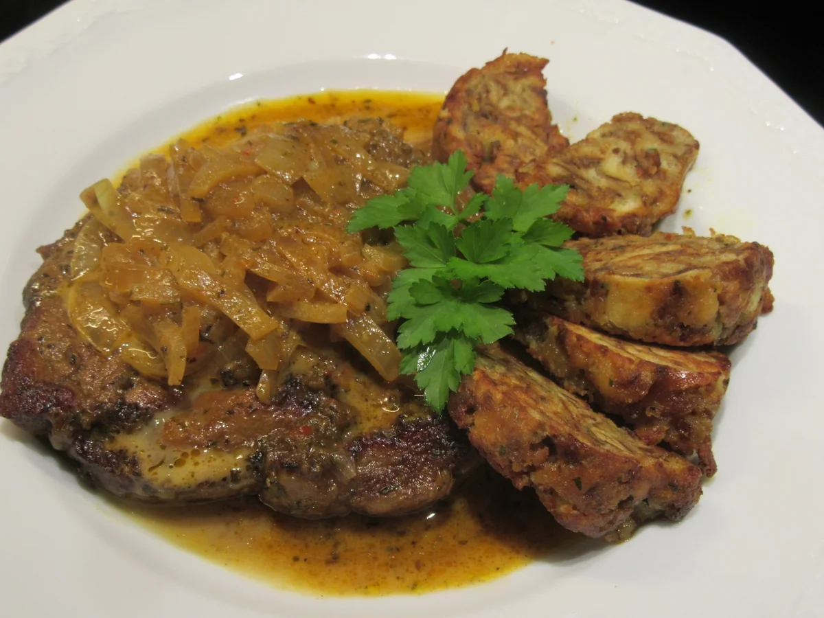 Rezept: Fleisch: Nackensteak aus dem Rohr mit Ajvar-Zwiebeln Bild Nr. 7082 Fleisch: Nackensteak aus dem Rohr mit Ajvar-Zwiebeln - Rezept - Bild Nr. 7082