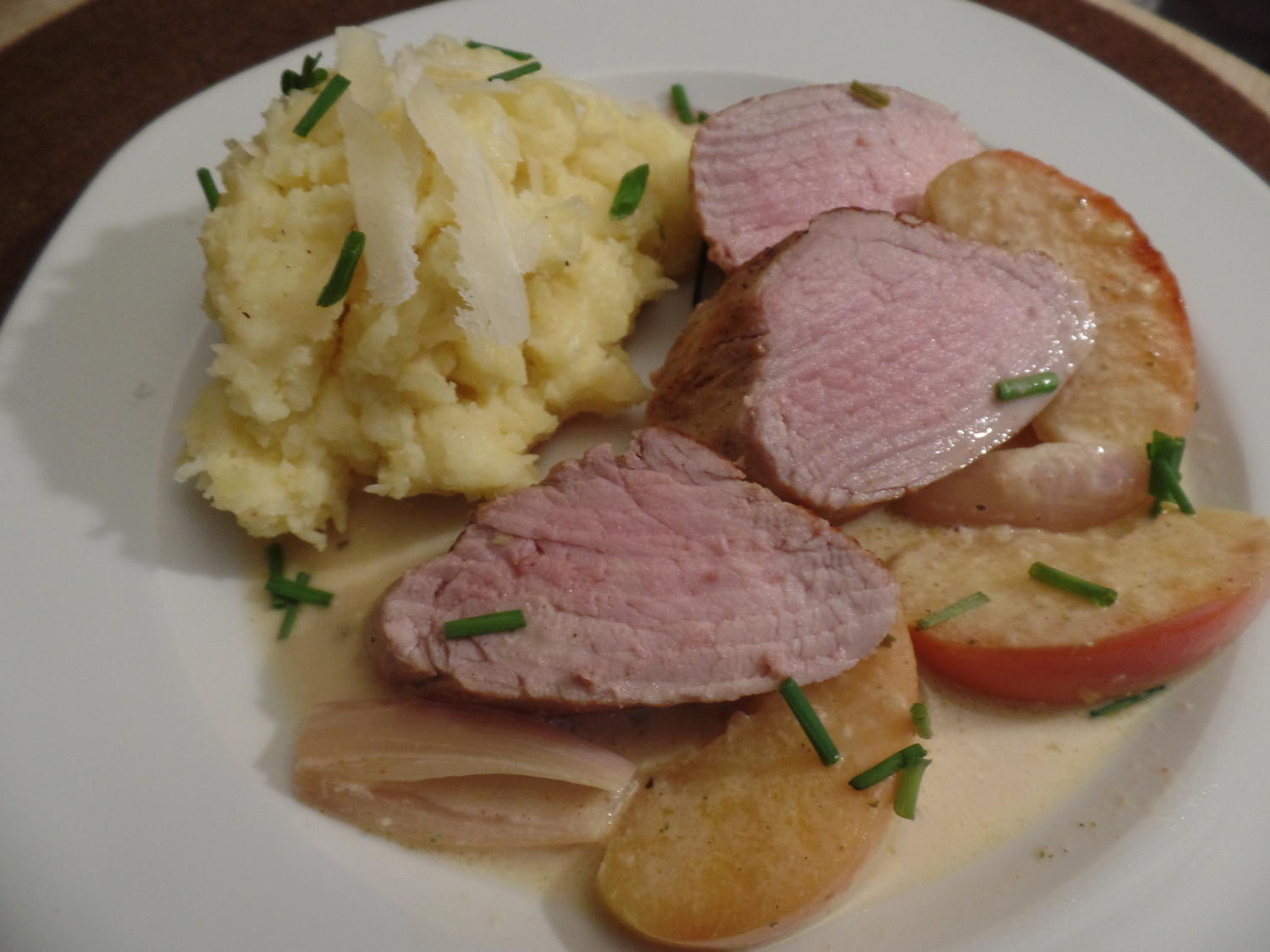Schweinefilet mit Meerrettichsauce und Kartoffel-Parmesan-Stampf ...
