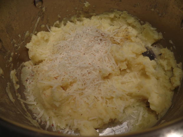 Schweinefilet mit Meerrettichsauce und Kartoffel-Parmesan-Stampf ...