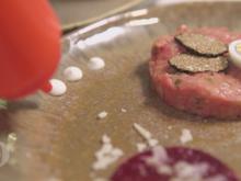 Beef-Tartar, Rote-Bete-Carpaccio und Steinpilzsüppchen - Rezept - Bild Nr. 7089