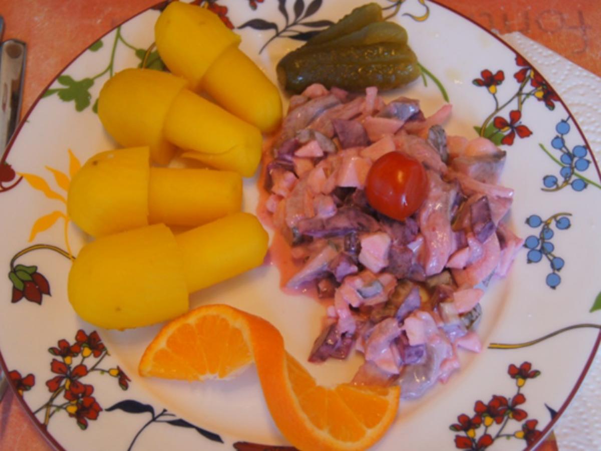 Herzhafter Matjessalat mit Kartoffelpilzen - Rezept - Bild Nr. 11