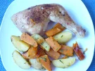 Hähnchenschenkel mit Kartoffelspalten - Rezept - Bild Nr. 7137
