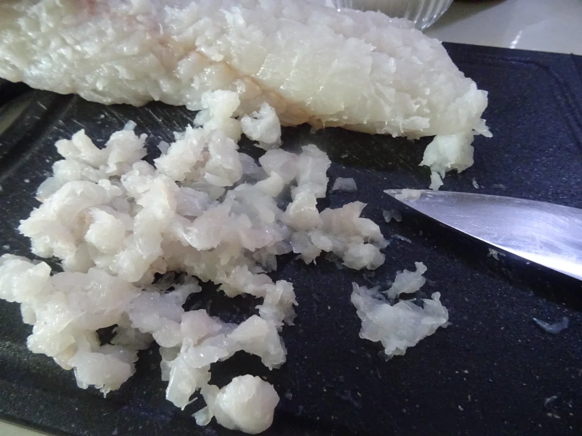 Rezept: Fisch-Frikadellen mit buntem Kartoffelsalat und Ajvar-Dip Bild Nr. 7145 Fisch-Frikadellen mit buntem Kartoffelsalat und Ajvar-Dip - Rezept - Bild Nr. 7145