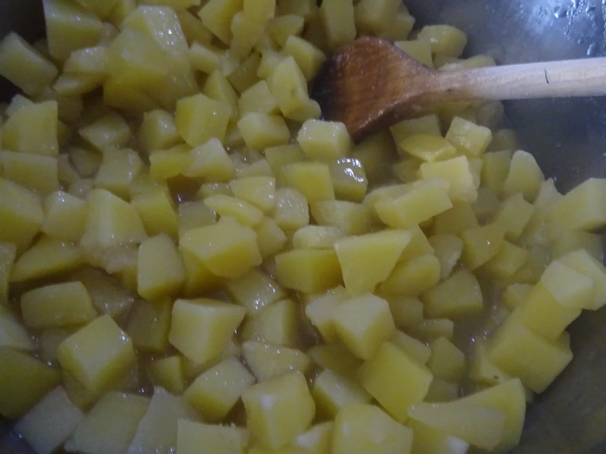 Rezept: Fisch-Frikadellen mit buntem Kartoffelsalat und Ajvar-Dip Bild Nr. 7147 Fisch-Frikadellen mit buntem Kartoffelsalat und Ajvar-Dip - Rezept - Bild Nr. 7147